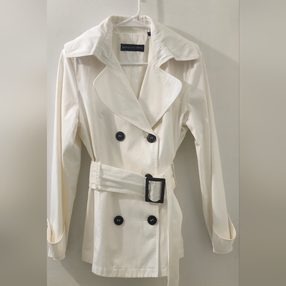 Dana‎ Buchman Women's White Trench Coat, Size Medium.